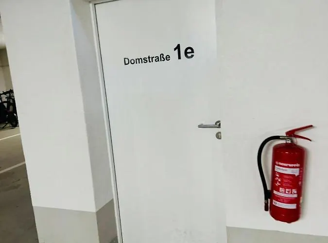 Design Am Dom شقة *